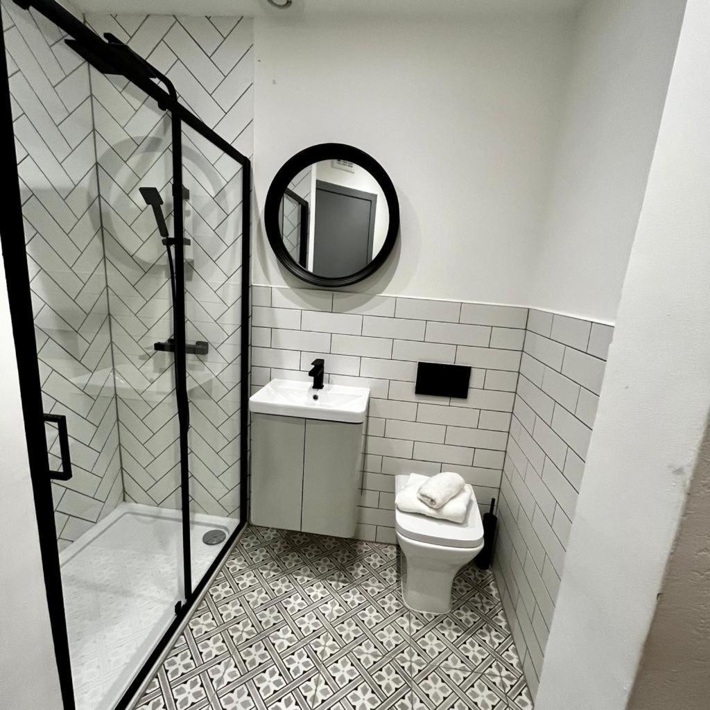 1 Bed Apt In West End 格拉斯哥 外观 照片